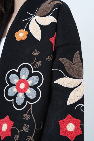 Жіночий подовжений жакет з вишивкою