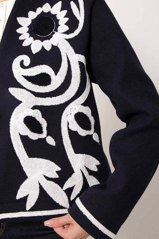 Жіночий жакет з вишивкою «Соняхи» темно-синій