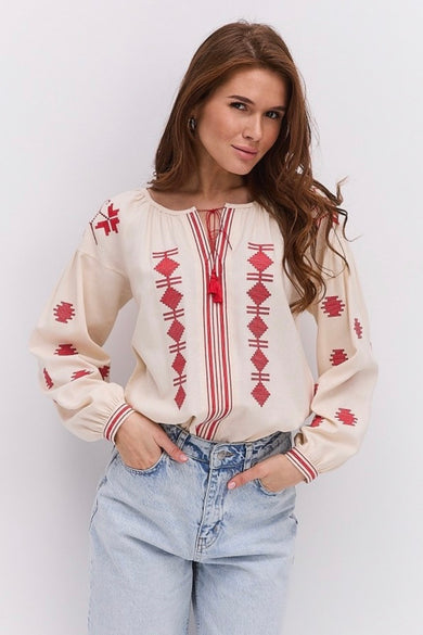 Світло-бежева вишиванка з червоним орнаментом