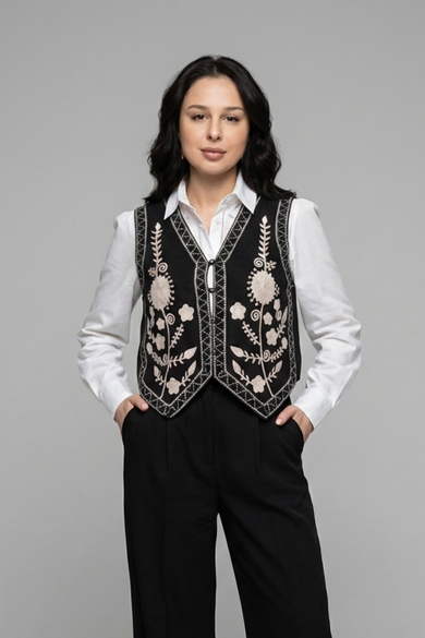 Жіноча етно жилетка з вишивкою