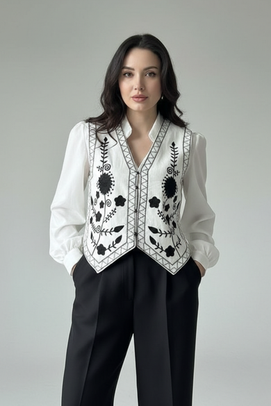 Жіноча етно жилетка з вишивкою