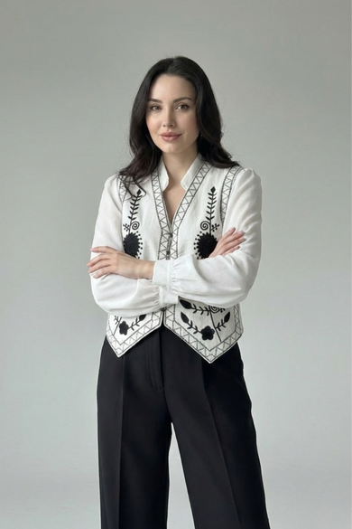 Жіноча етно жилетка з вишивкою
