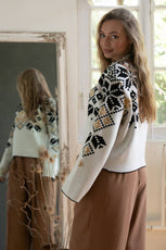 Яскравий светрик вишиванка Соломійка