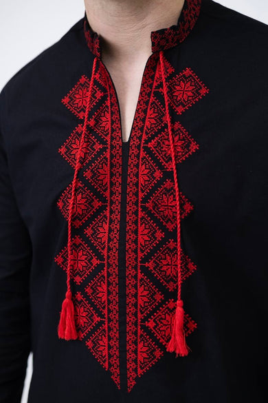 Чоловіча чорна вишиванка з червоним орнаментом