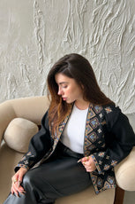 Жакет з геометричною вишивкою