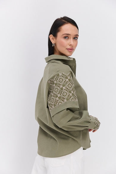 Жіноча сорочка-вишиванка хакі з геометричними візерунками