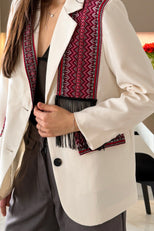 Жіночий жакет з етно орнаментом