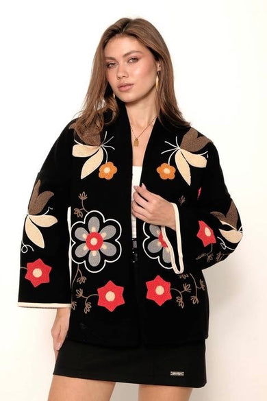 Жіночий подовжений жакет з вишивкою