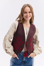 Жіночий жилет з орнаментом
