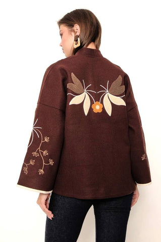 Жіночий подовжений жакет з вишивкою