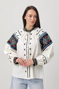 Вишиванка на ґудзиках з орнаментом