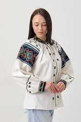 Вишиванка на ґудзиках з орнаментом