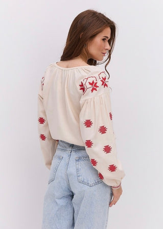 Світло-бежева вишиванка з червоним орнаментом