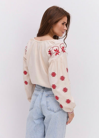 Світло-бежева вишиванка з червоним орнаментом