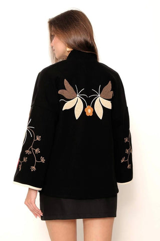 Жіночий подовжений жакет з вишивкою