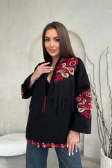 Жіночий чорний жакет з вишивкою