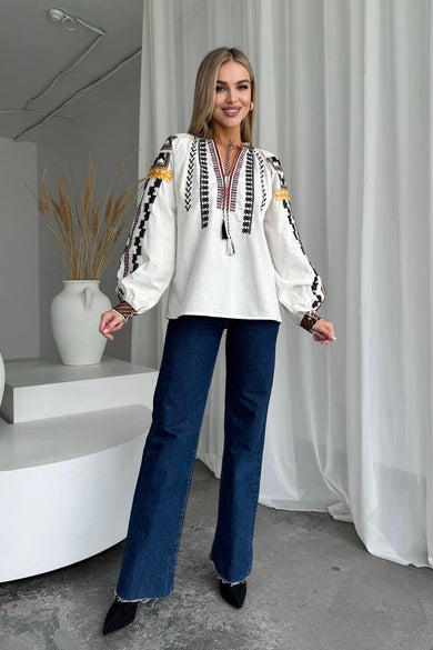 Жіноча вишиванка із зав'язками