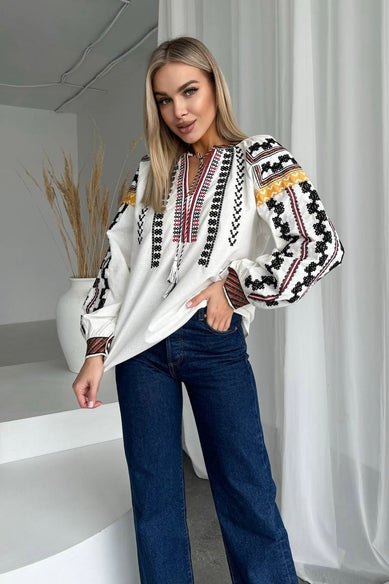 Жіноча вишиванка із зав'язками