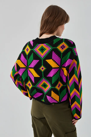 Яскравий светрик з орнаментом