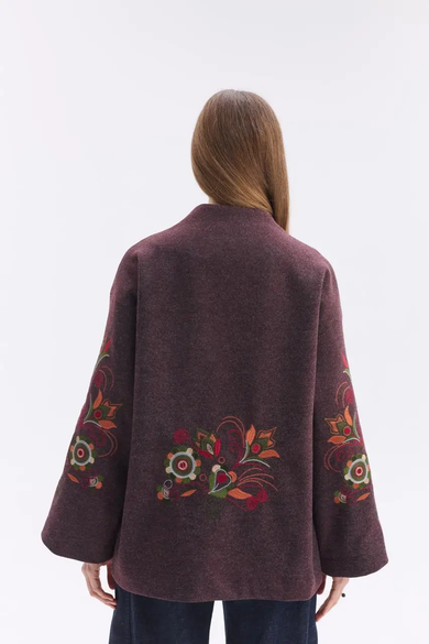 Пальто жіноче з орнаментом